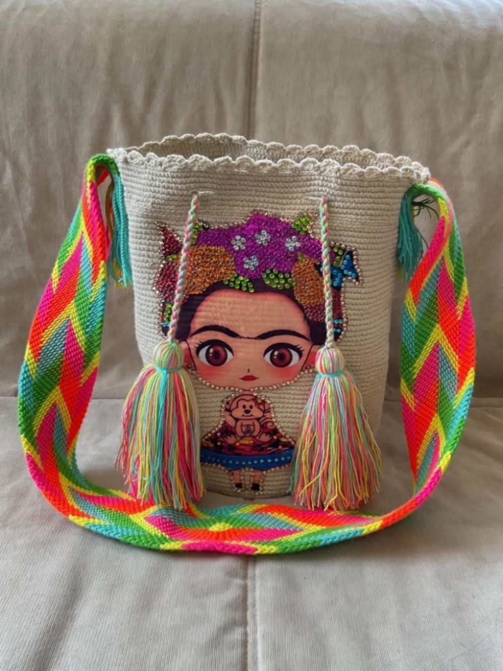 Wayuu handmade knit mochila crossbody Colombian bag, Frida Kahlo design.